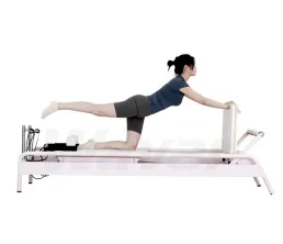 &Uacute;j Pink Steel Pilates Reformer be&eacute;p&iacute;tett l&aacute;bsz&aacute;rral