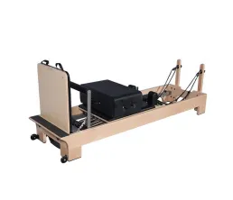 Body Training Core Bed Maple Wood Pilates Reformer g&eacute;p belső l&aacute;btart&oacute;kkal