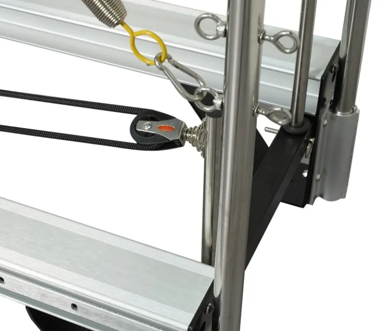 Full Track alumíniumötvözetből készült pilates reformer toronnyal