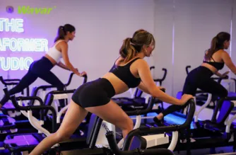A Megaformer átveszi az uralmat – Miért emelkedik ez a „fejlett pilates” trend?